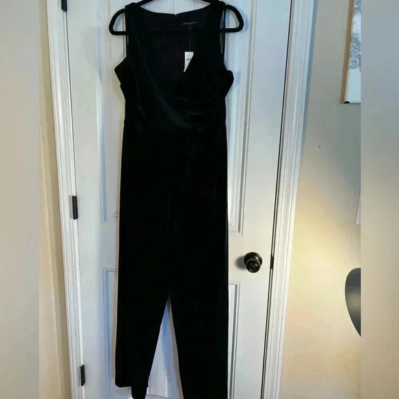 Banana Republic Velvet Jumpsuit NWT - Picture 5 of 10
